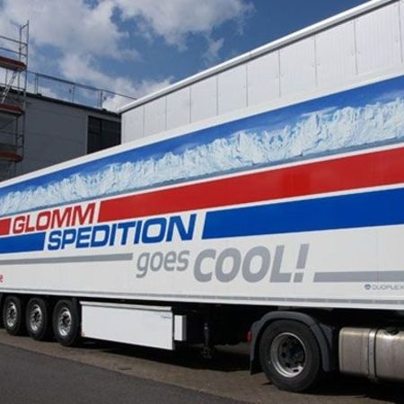 Ein LKW Anhänger von Glomm Logistics im Jahr 2006